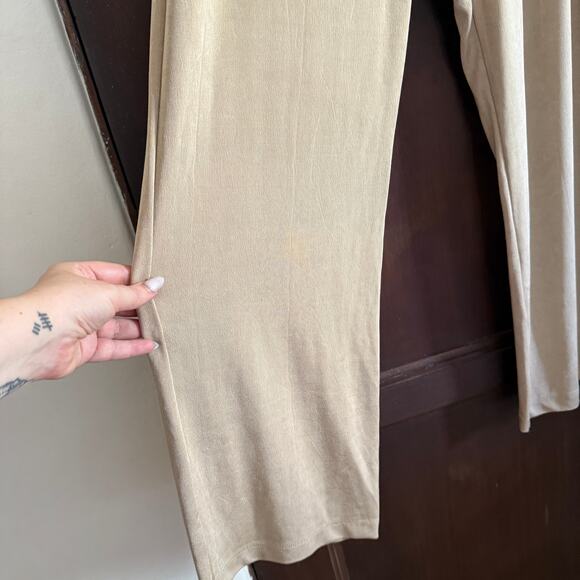 CHICO'S TRAVELERS | Taupe Tan Flat Front Straight Leg Pull on pants | Large 2 - Picture 3 of 6